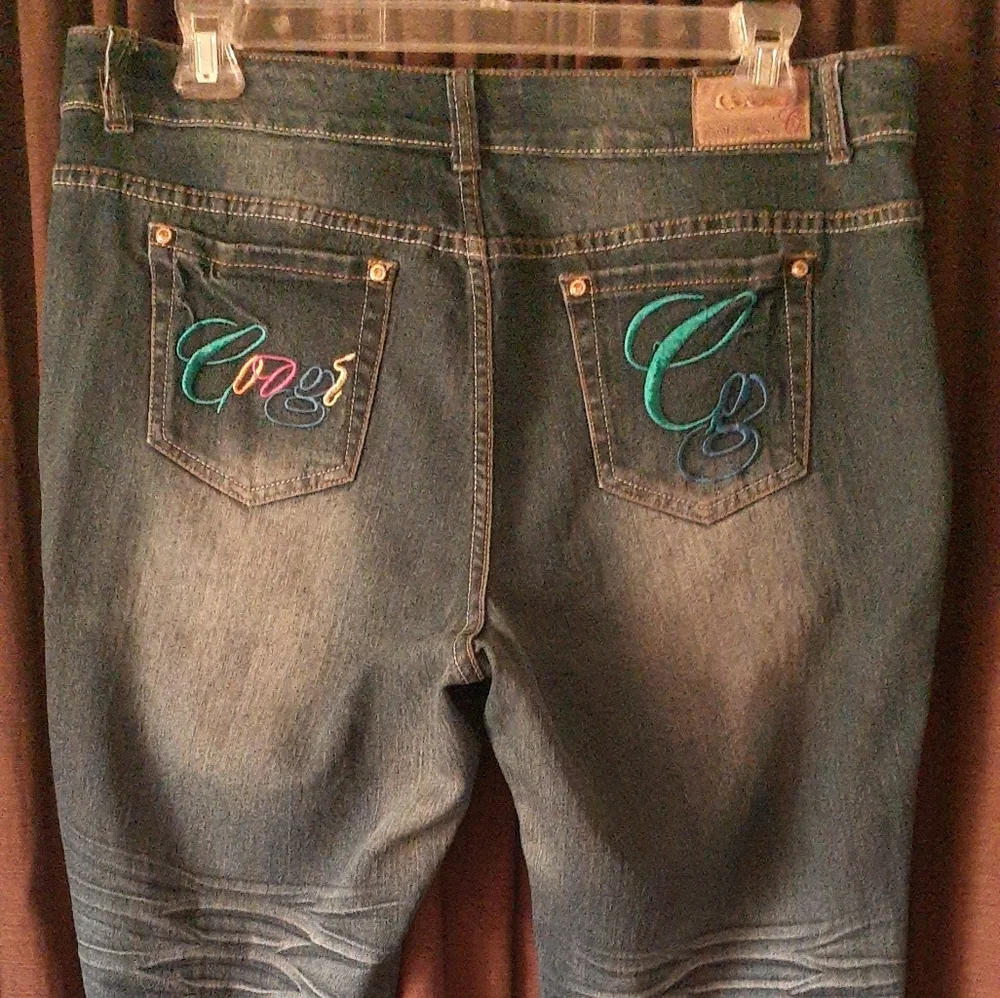 Coogi capris